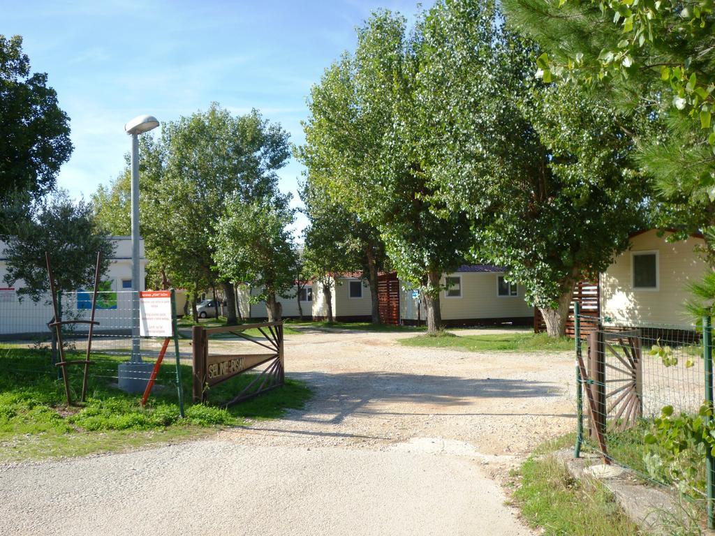 Campsite Pisak - Mobile Homes By The Sea Seline Exterior foto